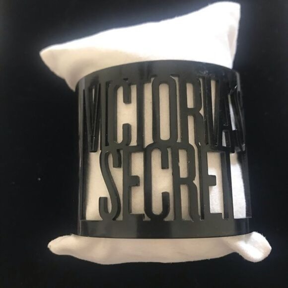 Victoria’s Secret laser cut cuff bracelet black - Picture 8 of 8